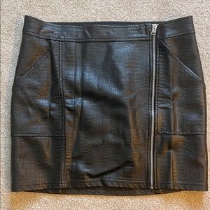 Express Black Croc-Embossed Pencil Skirt